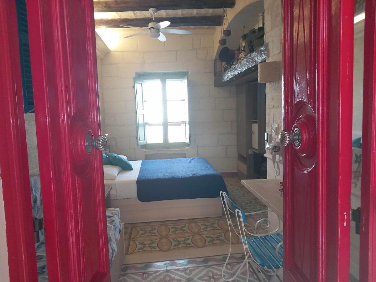 The 1930'S Maltese Residence セント・ポールズ・ベイ エクステリア 写真